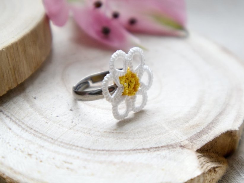 Prsten s květem
